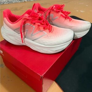 New Balance Fresh Foam 1080v 14 Women’s 8.5 wide red and white